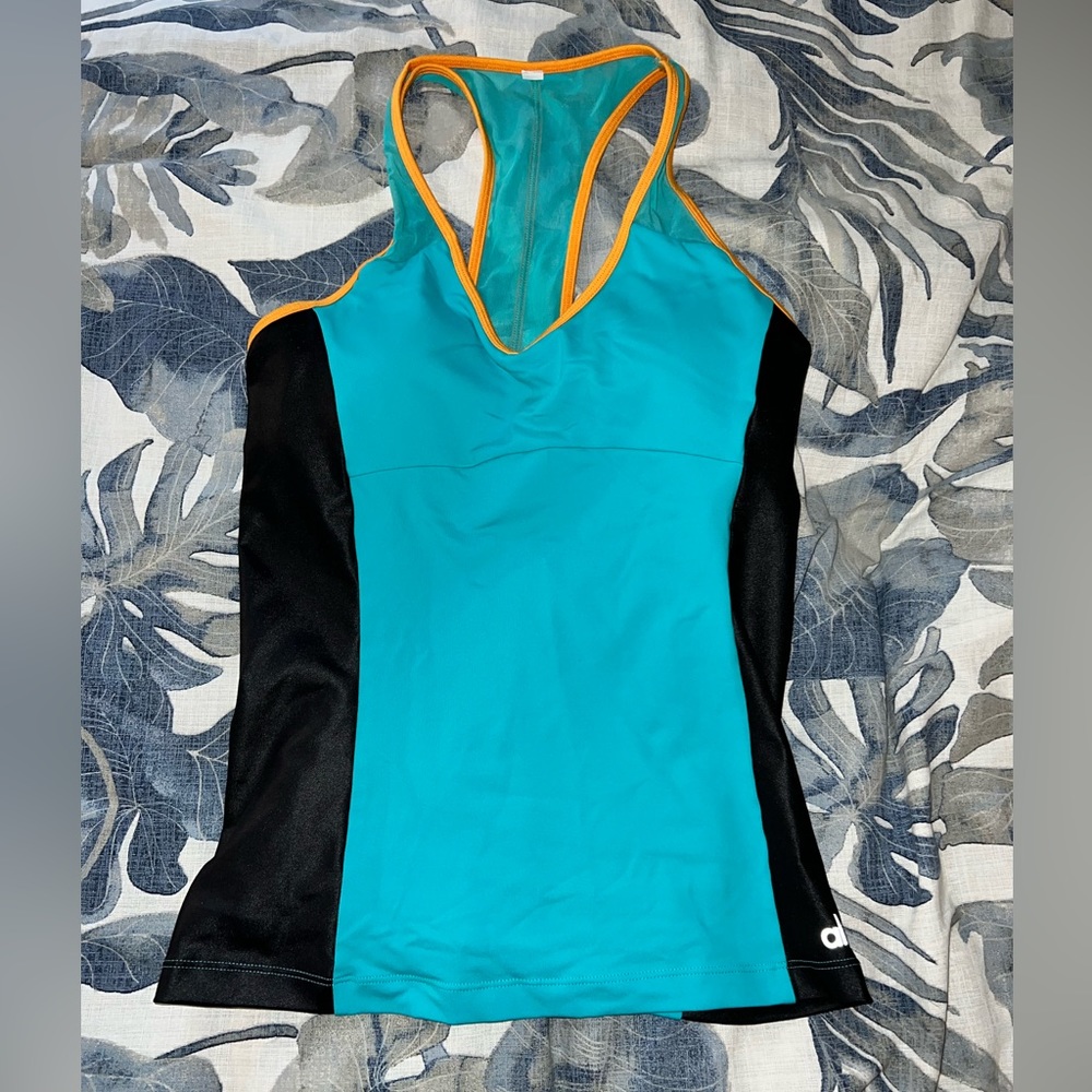 Alo Yoga 2 tone Tank Top raceback. Medium